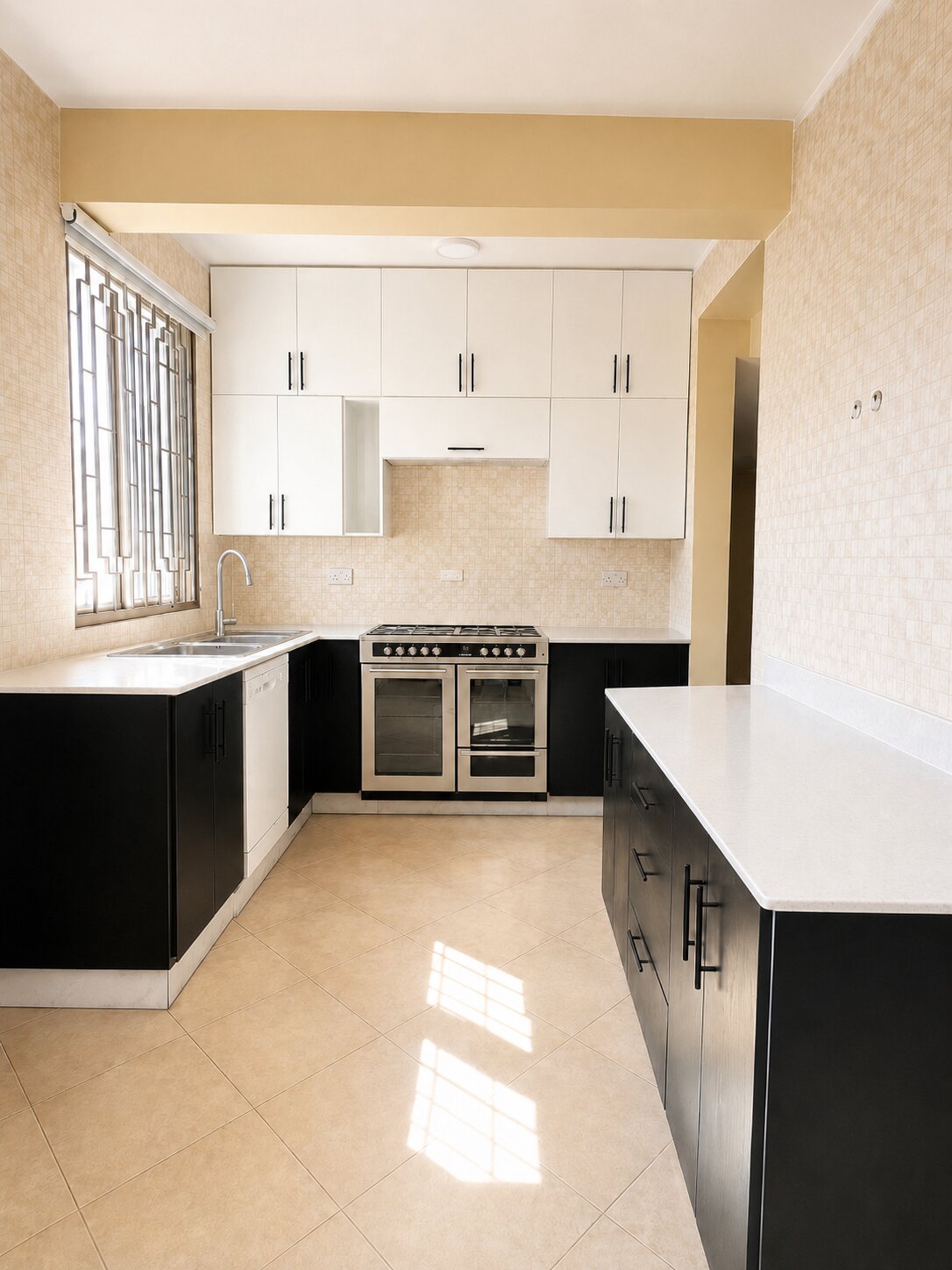 Mwongozo Beach Estate home, photo 12